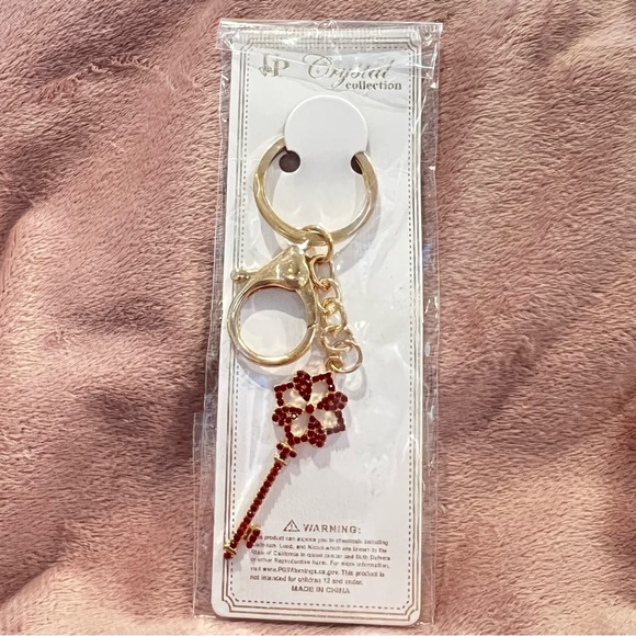 Rhinestone Key with Gold Accents Key Charm Keychain - Picture 9 of 9